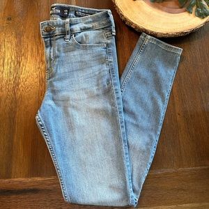 Hollister mid-rise super skinny jeans size 26